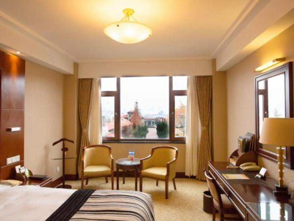 Yantai Golden Gulf Hotel Exteriör bild