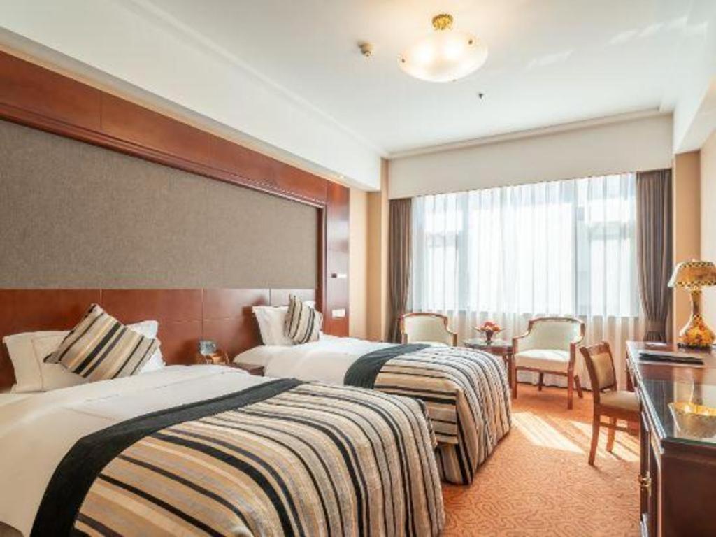 Yantai Golden Gulf Hotel Exteriör bild