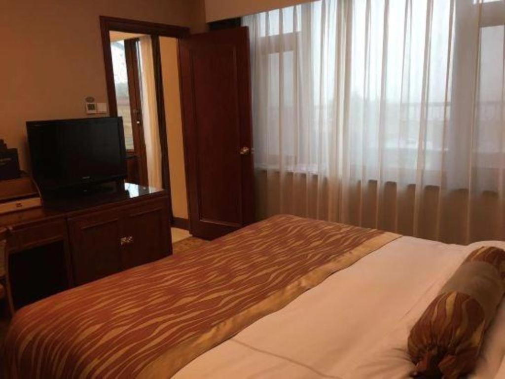 Yantai Golden Gulf Hotel Exteriör bild