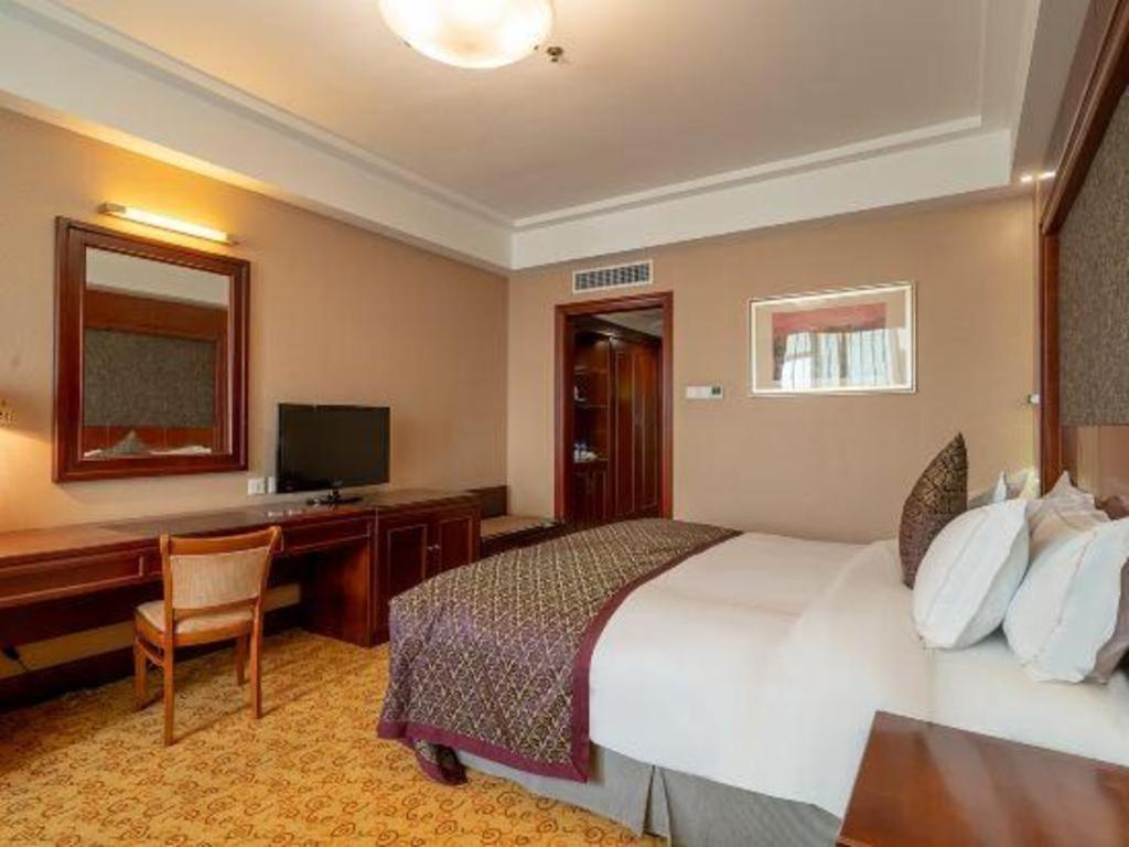 Yantai Golden Gulf Hotel Exteriör bild