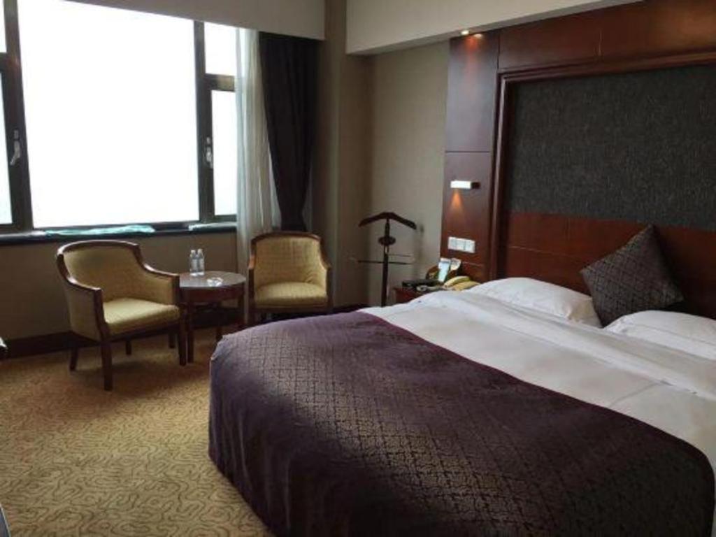 Yantai Golden Gulf Hotel Exteriör bild