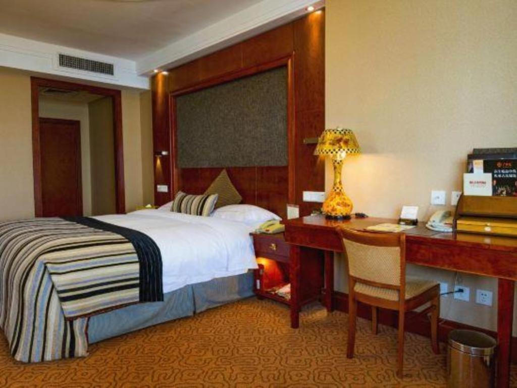 Yantai Golden Gulf Hotel Exteriör bild